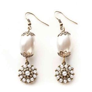 AUCTION PRICE👩🏻‍⚖️ Floral Beaded Vintage Style Earrings Kelly Rae